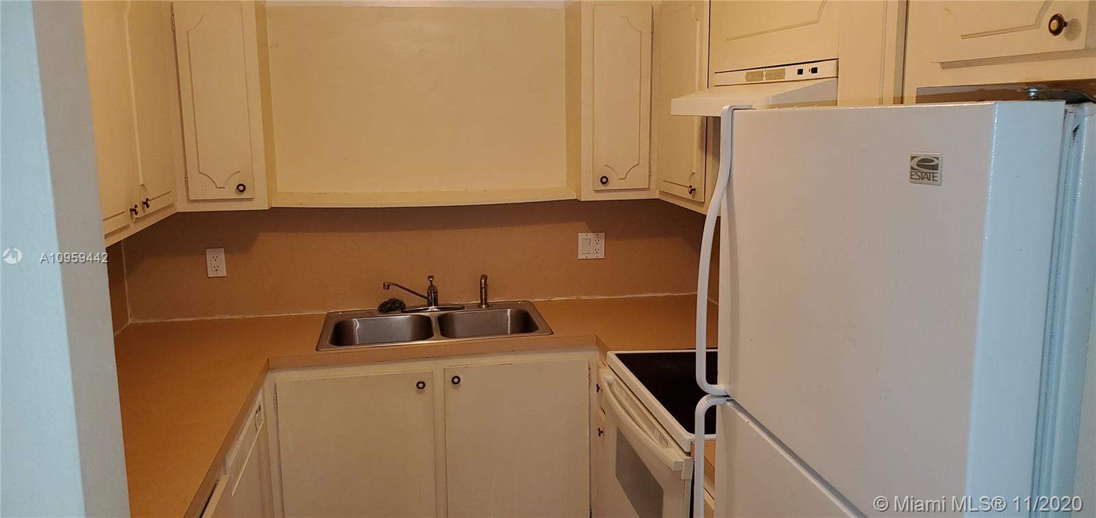 INVERRARY C C PH II - Residential Lease