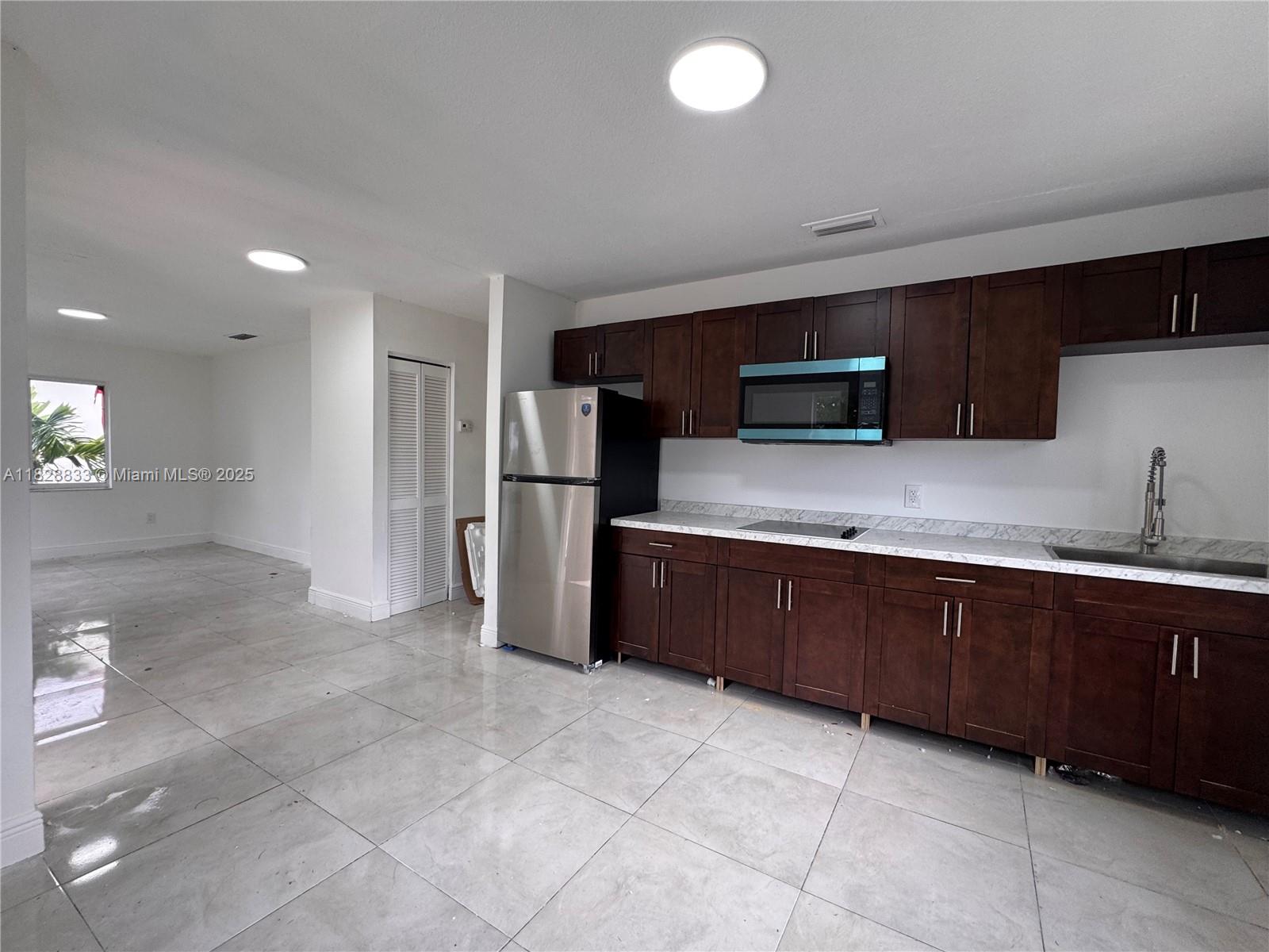 2 bedrooms and 1 bath with laundry and 2 parking space. Ready to move in.