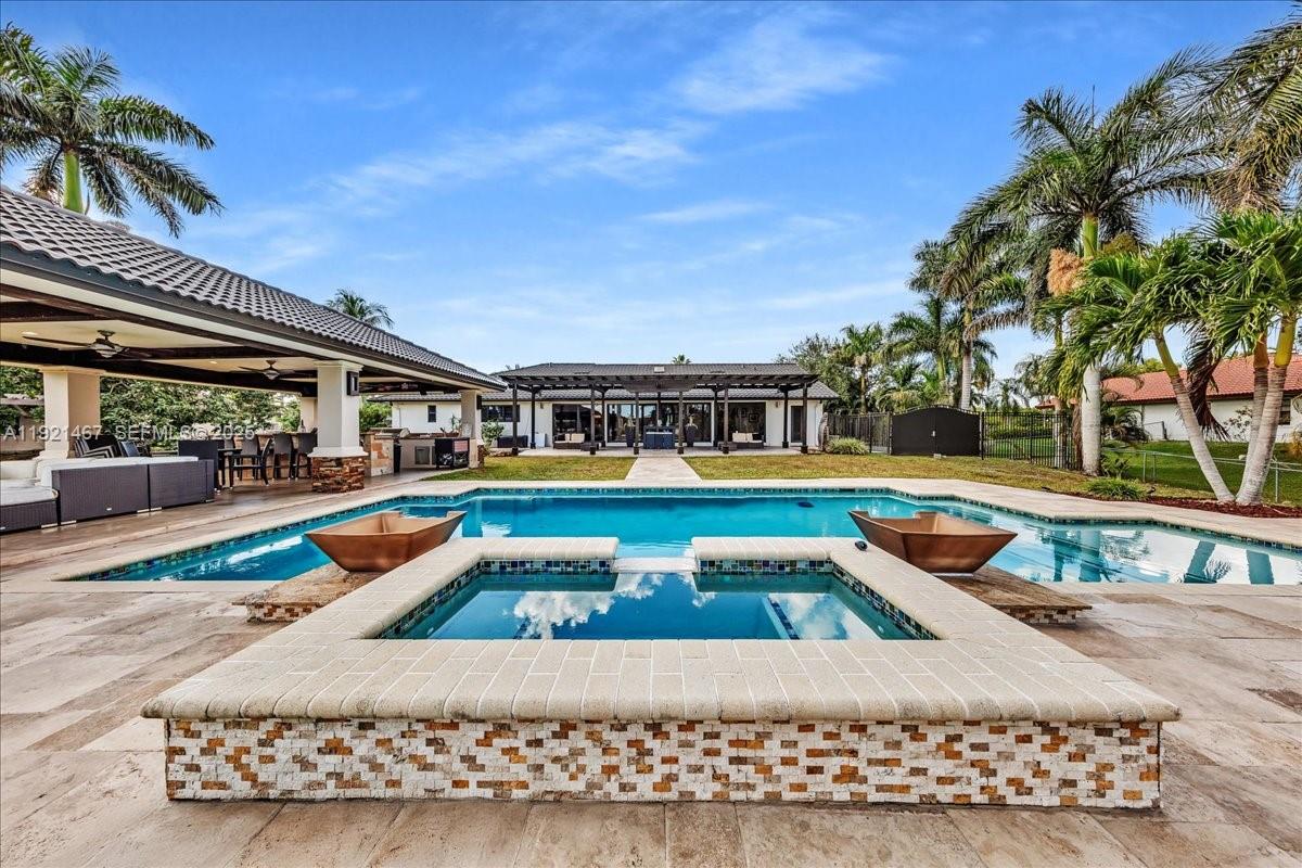 MIRAMAR WEST - Residential