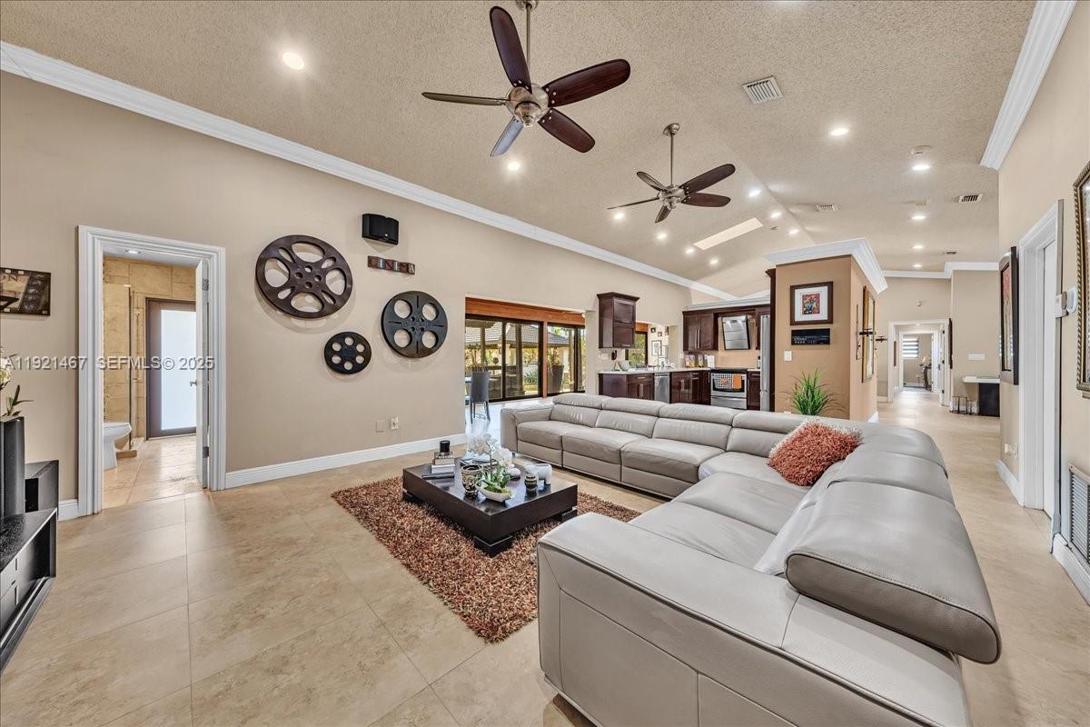 MIRAMAR WEST - Residential