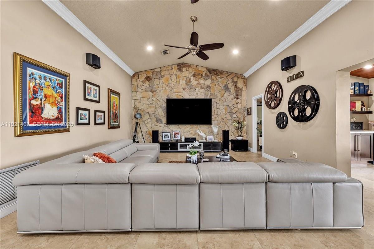 MIRAMAR WEST - Residential