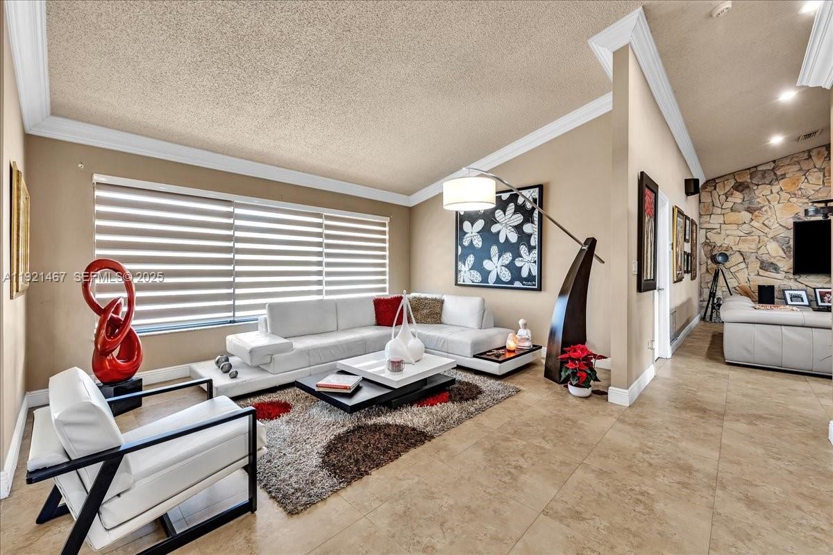 MIRAMAR WEST - Residential