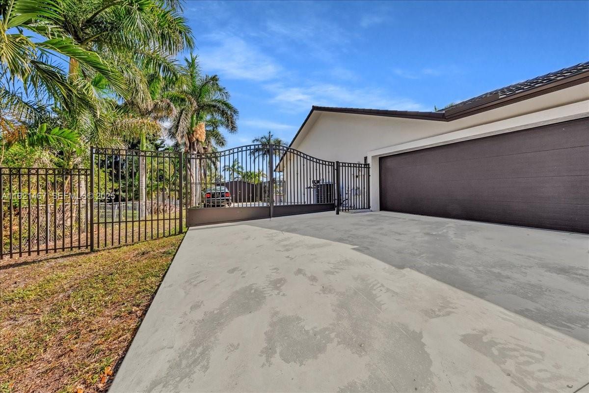 MIRAMAR WEST - Residential