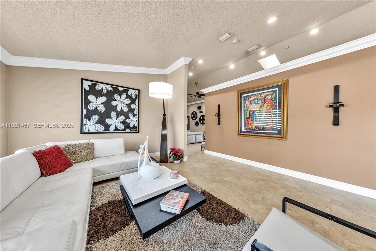 MIRAMAR WEST - Residential