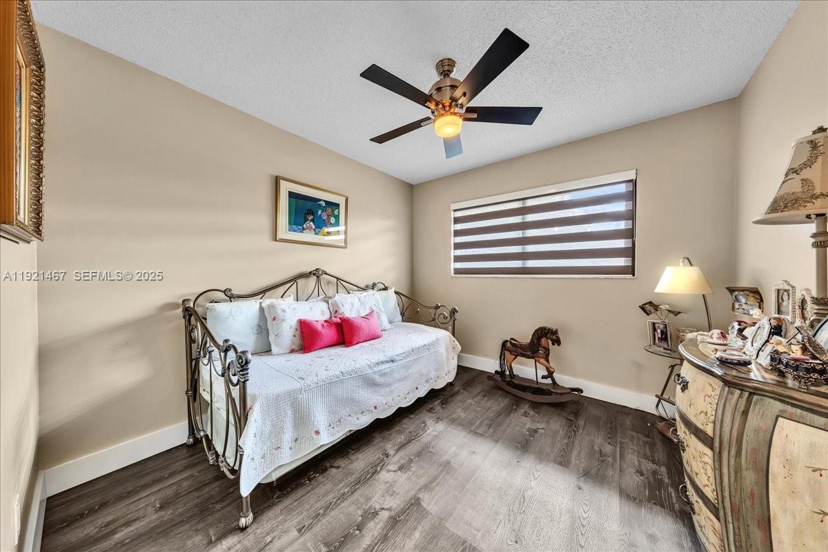 MIRAMAR WEST - Residential