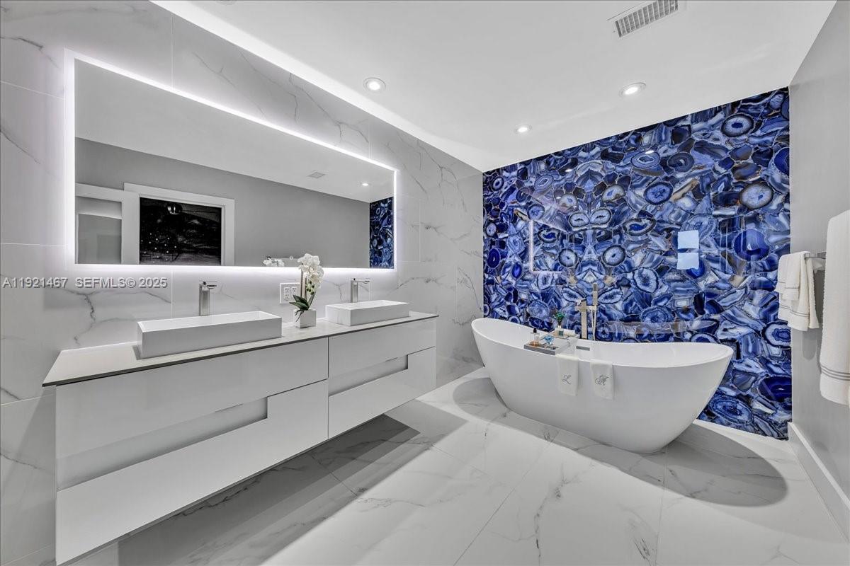 MIRAMAR WEST - Residential