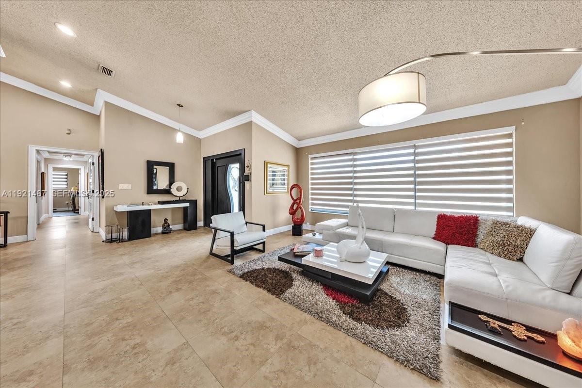 MIRAMAR WEST - Residential