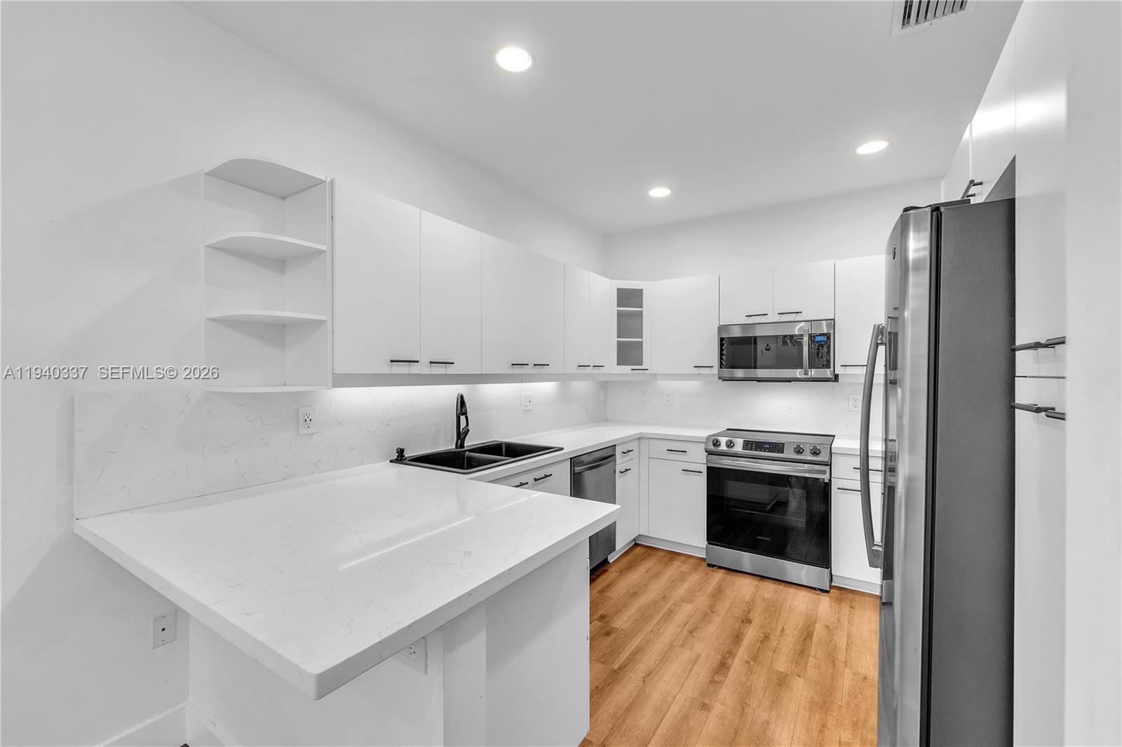 WEST LAKE VILLAGE PLAT - Residential