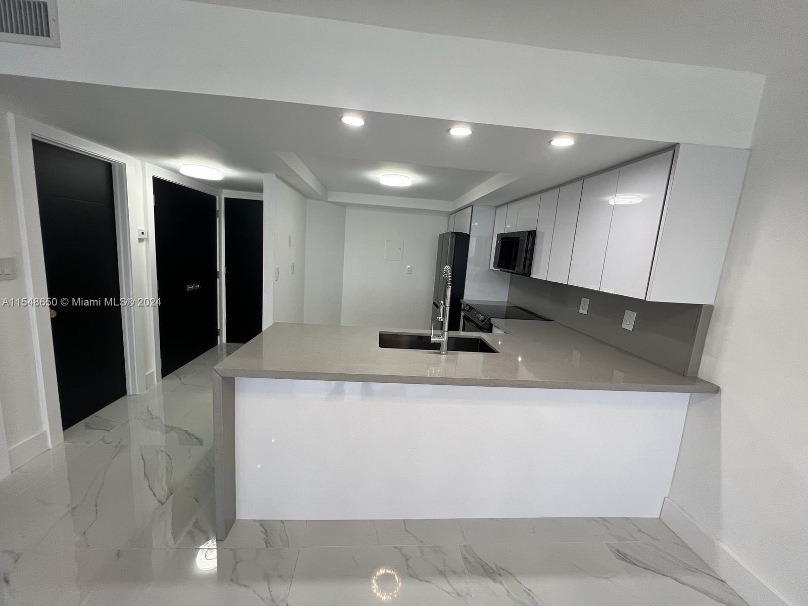 BUCKLEY TOWERS CONDO - EA - Residential