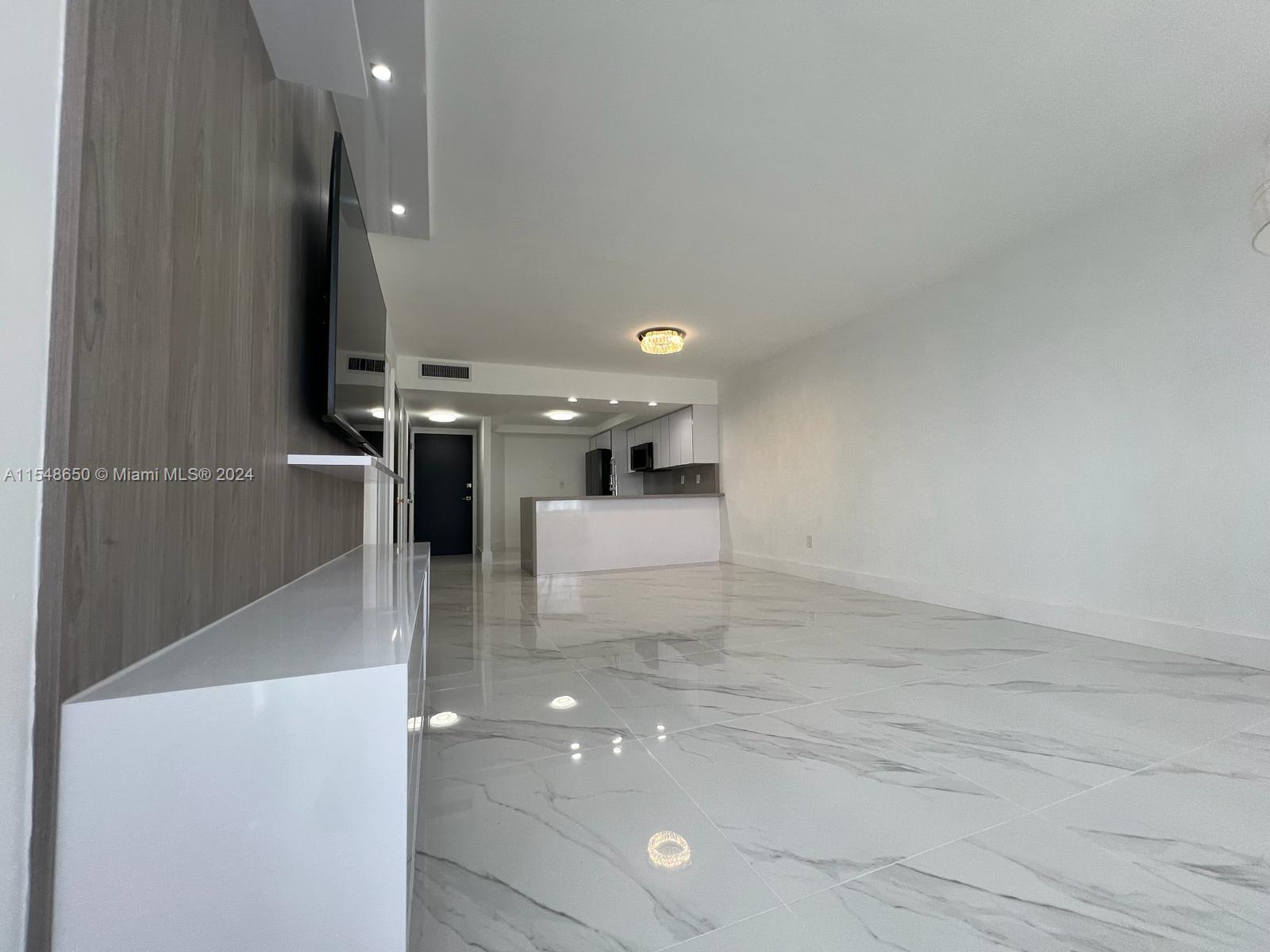 BUCKLEY TOWERS CONDO - EA - Residential