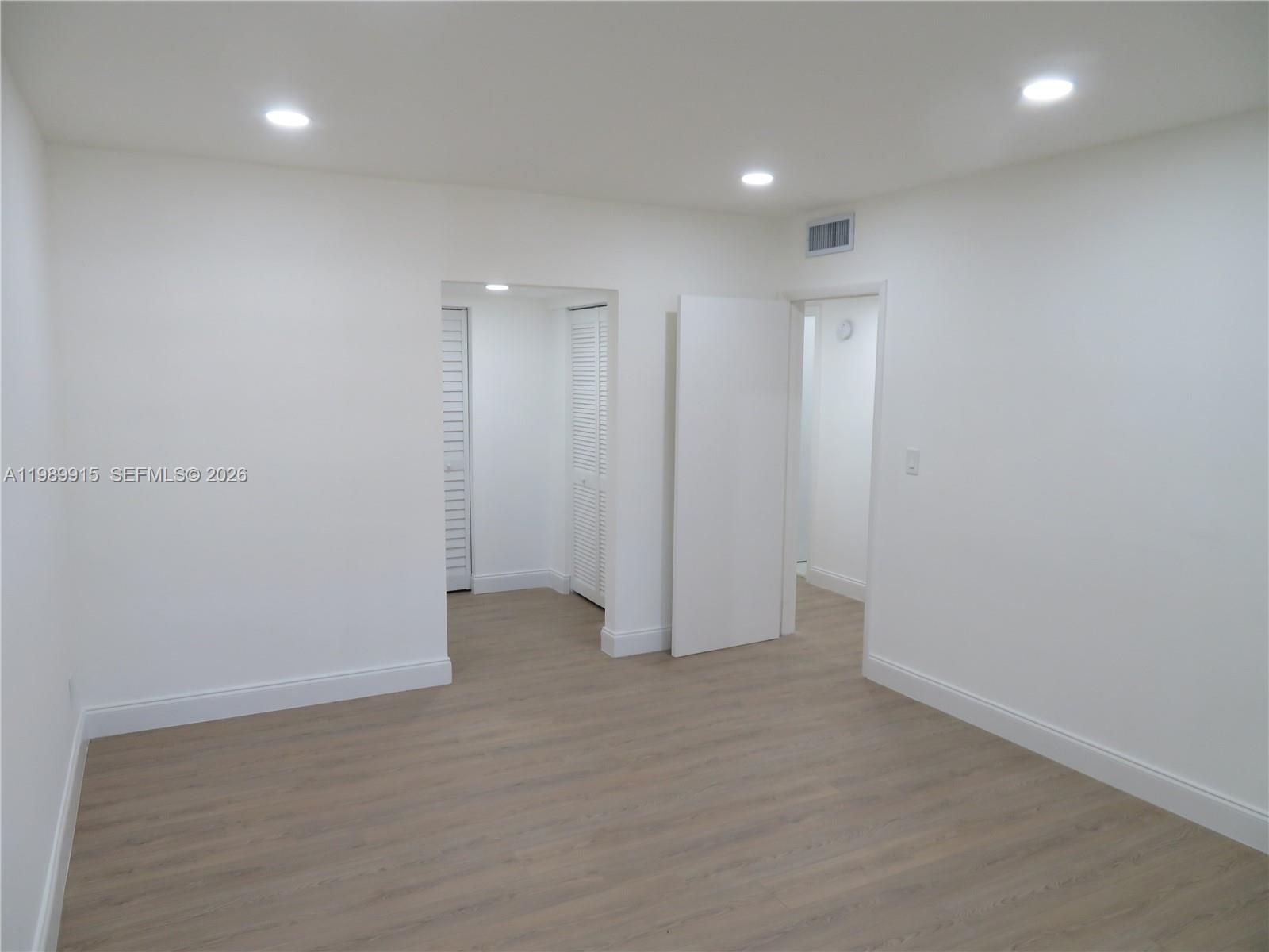 GREEN HILLS PARK WEST NO - Residential Lease