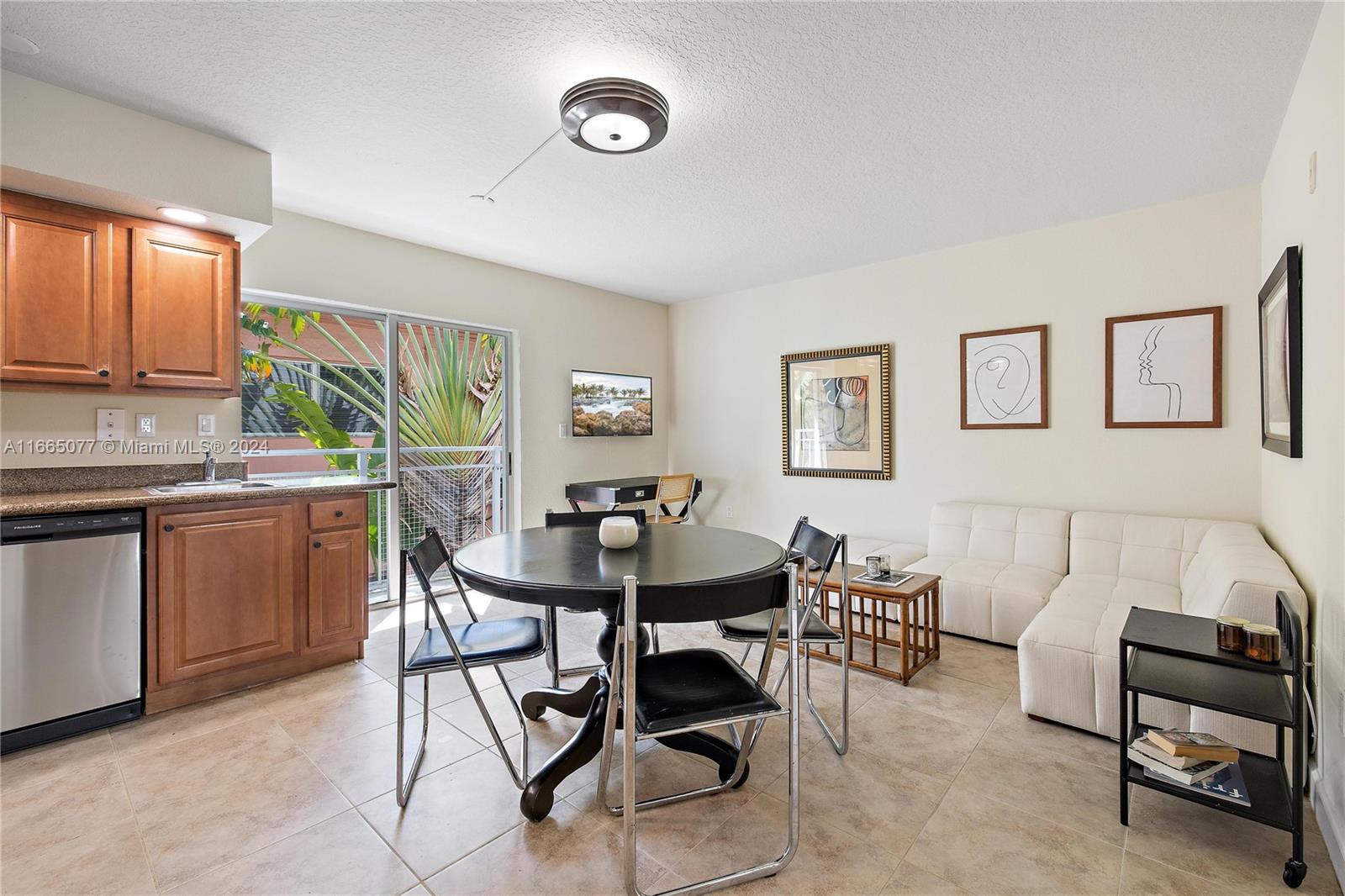 LAS BRISAS OF MIAMI BEACH - Residential Lease