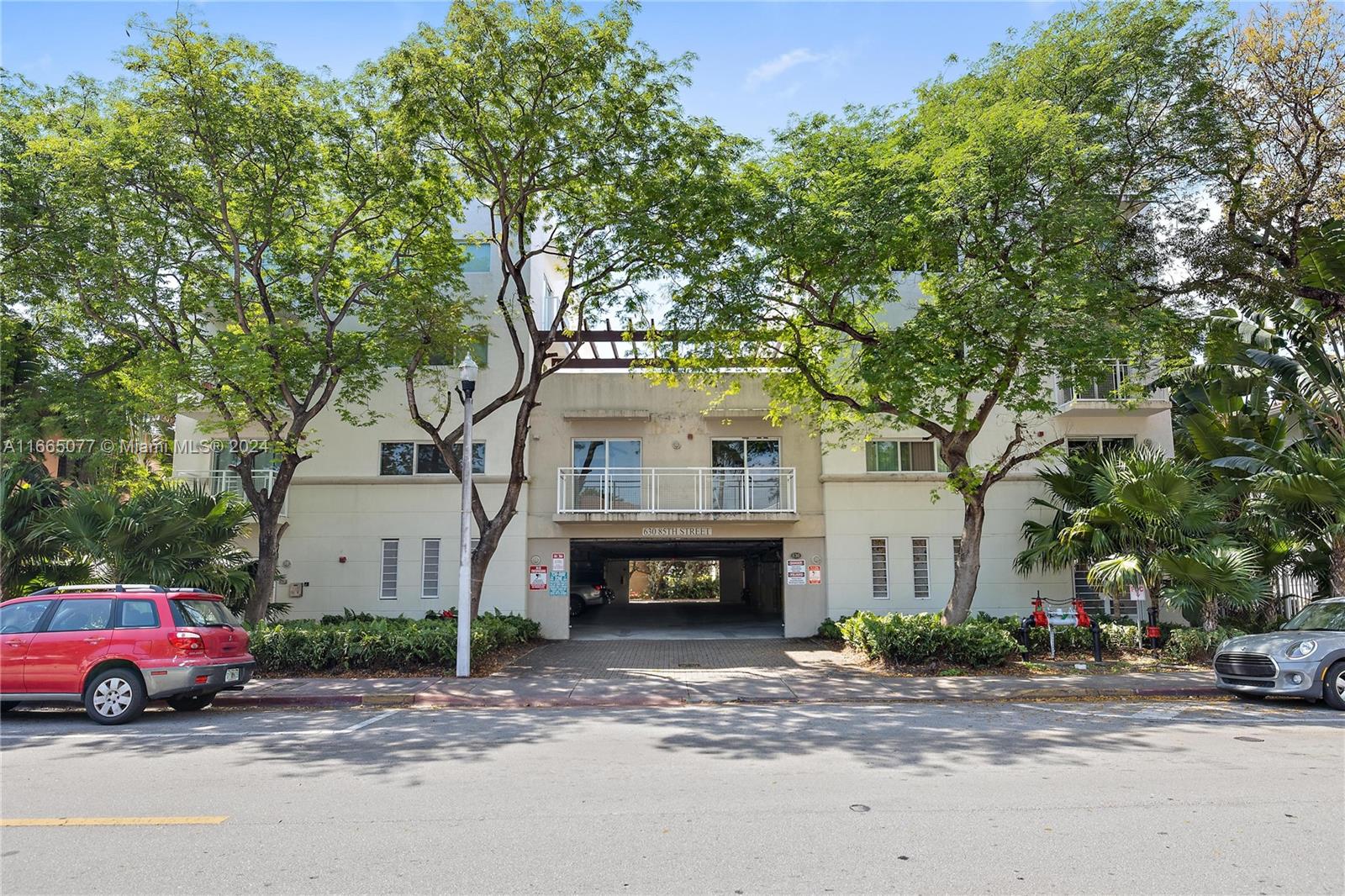 LAS BRISAS OF MIAMI BEACH - Residential Lease