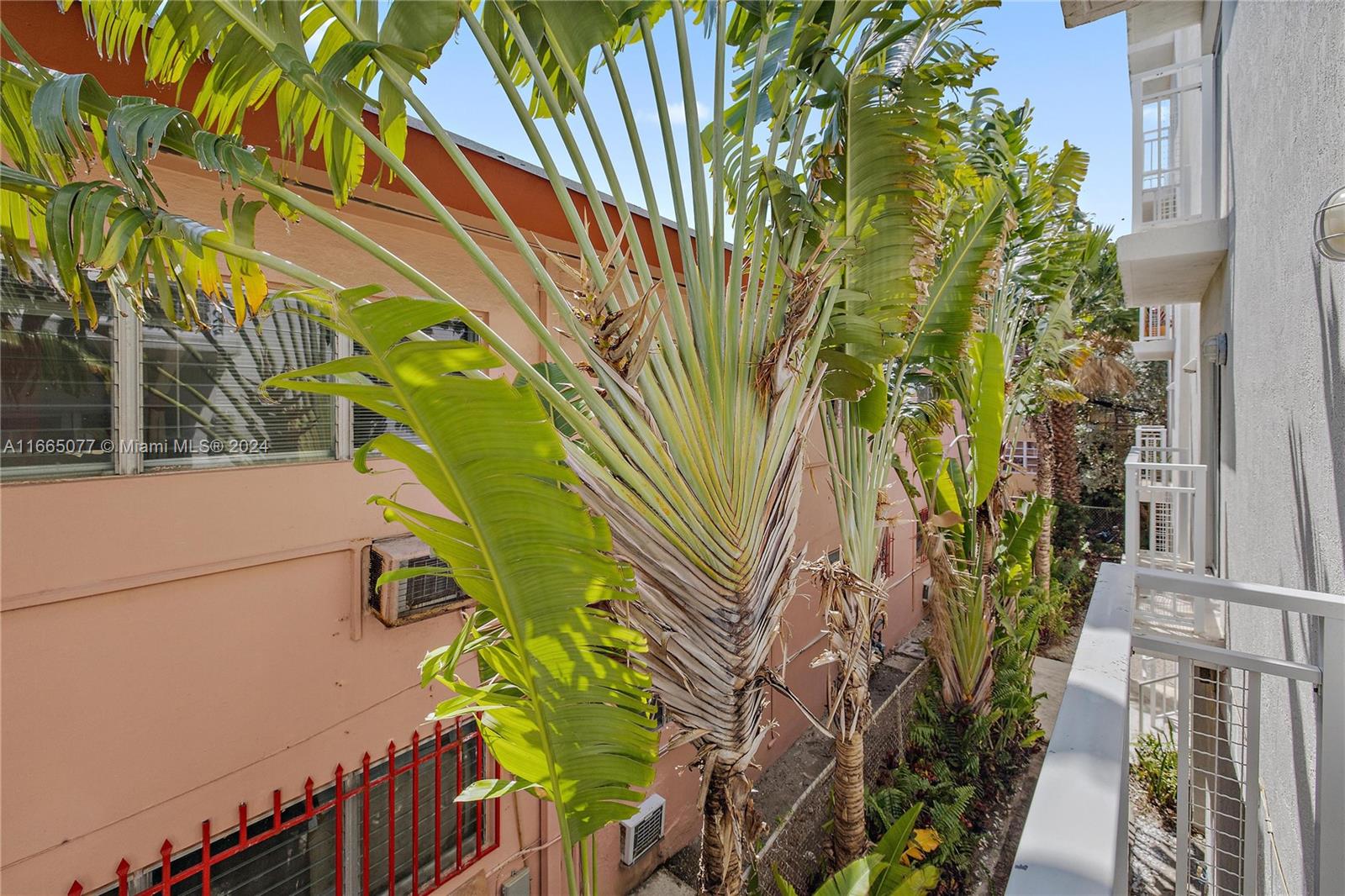 LAS BRISAS OF MIAMI BEACH - Residential Lease
