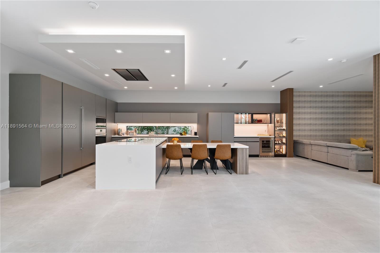 GRAND FLORIDIAN ESTATES - Residential