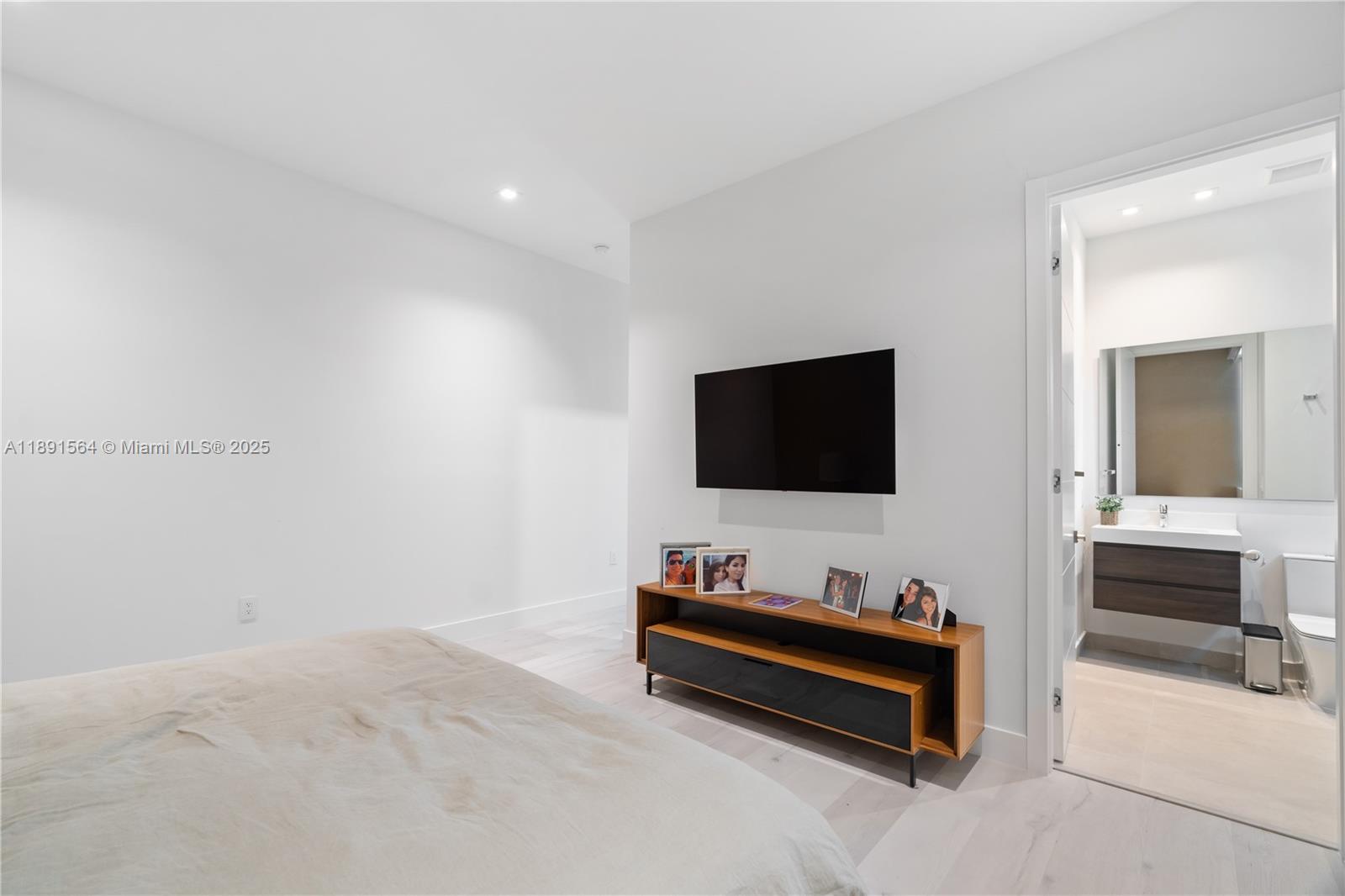 GRAND FLORIDIAN ESTATES - Residential