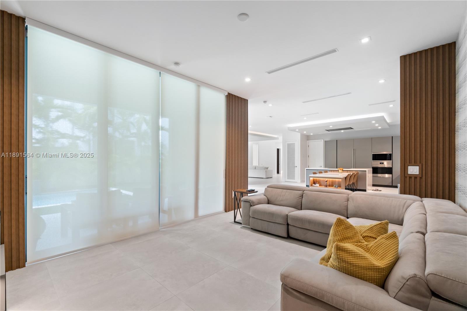 GRAND FLORIDIAN ESTATES - Residential