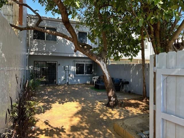 618 NW 11th St 618