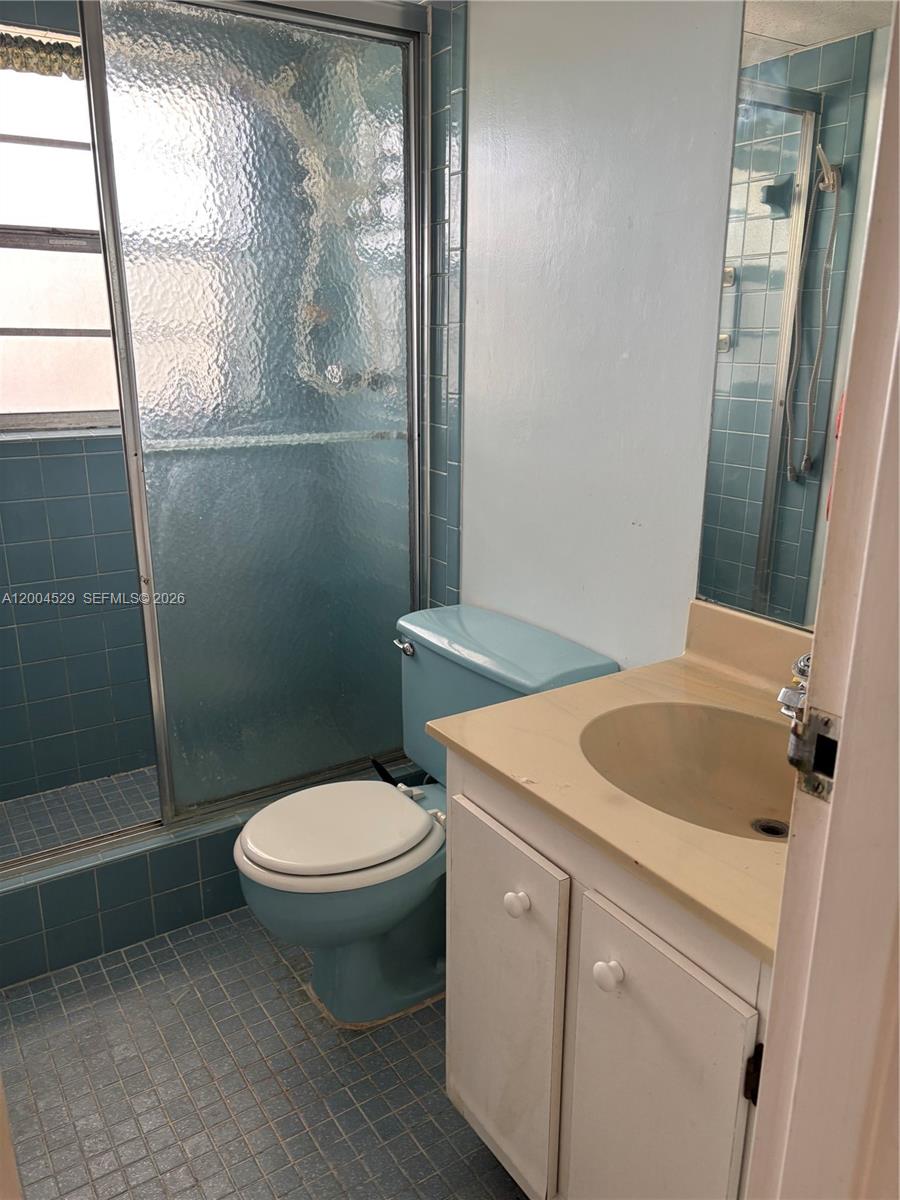 ORIOLE GOLF & TENNIS CLUB - Residential