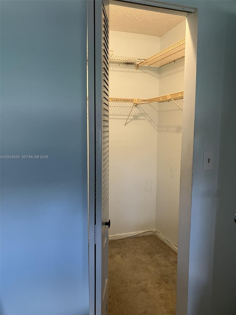 ORIOLE GOLF & TENNIS CLUB - Residential