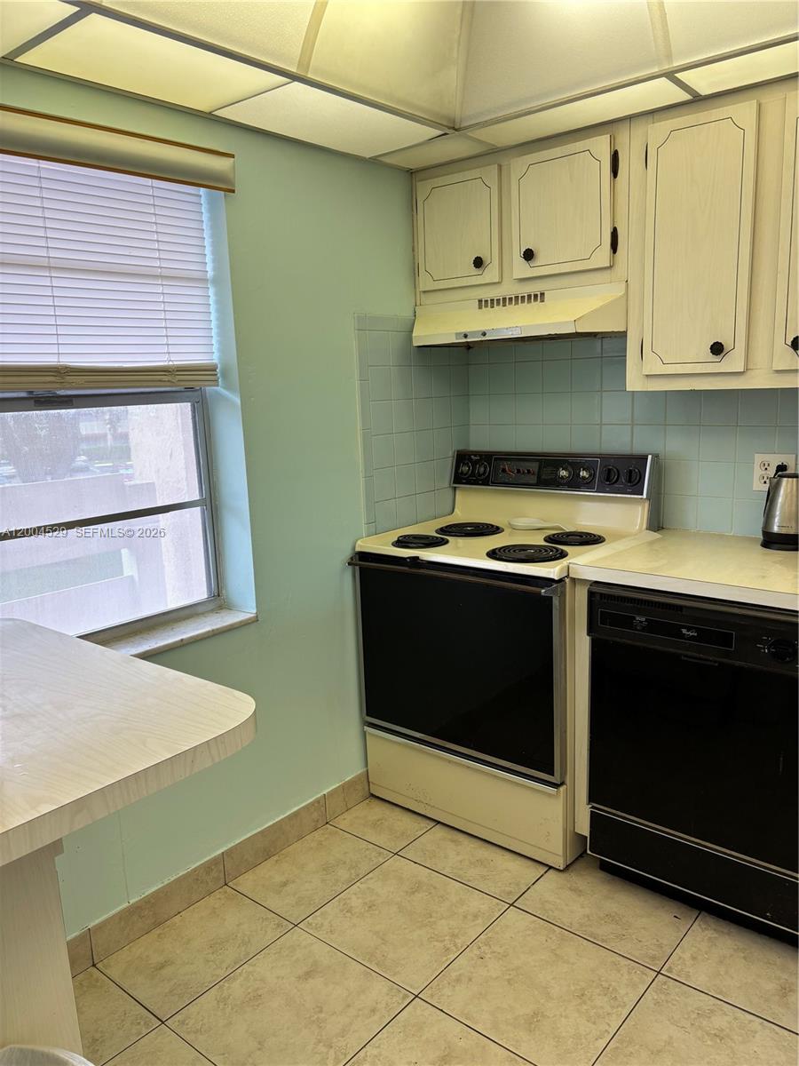 ORIOLE GOLF & TENNIS CLUB - Residential