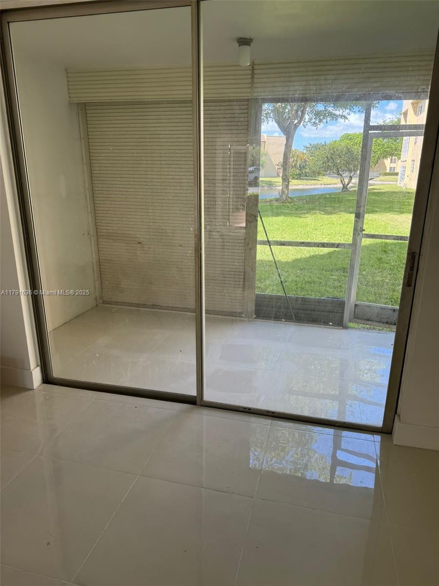 5980 Nw 64th Ave 105, Tamarac, Broward County, Florida - 1 Bedrooms  
1 Bathrooms - 
