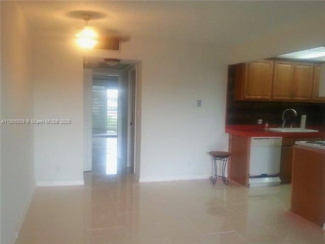 ANTIGUA VILLAGE II E COND - Residential