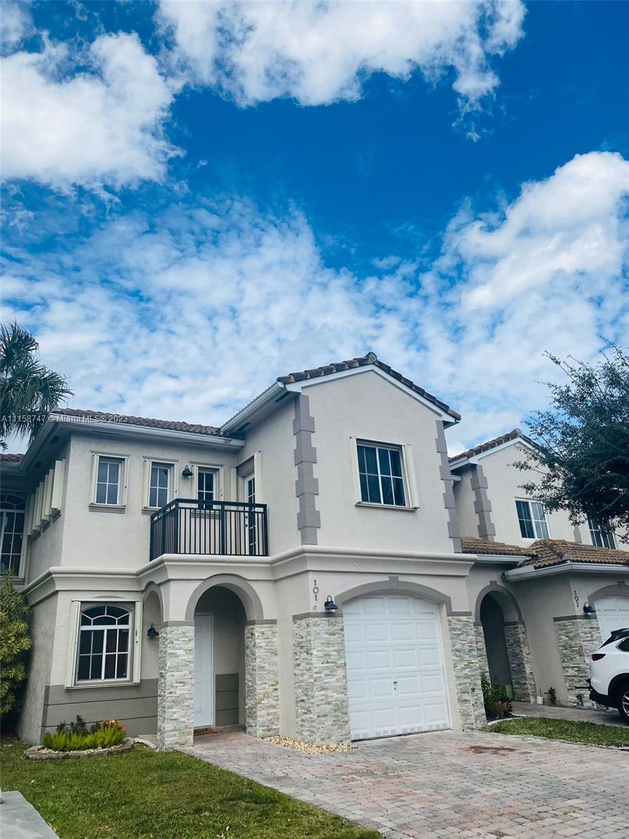 KENDALL VILLAGE TOWNVILLA - Residential