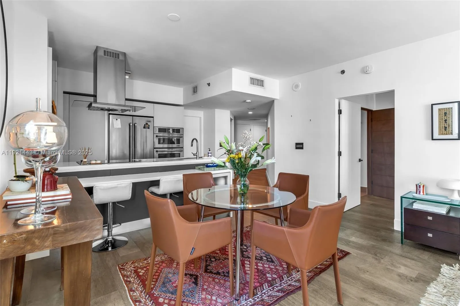 Miami, Florida 33131, United States, 2 Bedrooms Bedrooms, ,2 BathroomsBathrooms,Residential,Active,248923