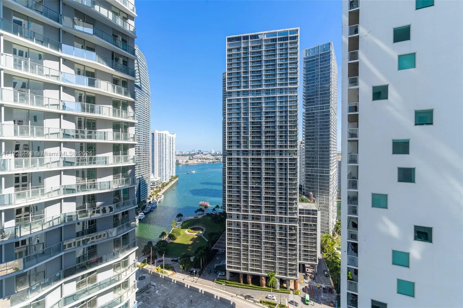 Miami, Florida 33131, United States, 2 Bedrooms Bedrooms, ,2 BathroomsBathrooms,Residential,Active,248923