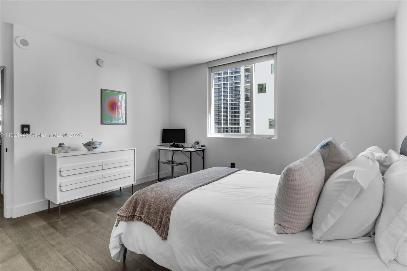 Miami, Florida 33131, United States, 2 Bedrooms Bedrooms, ,2 BathroomsBathrooms,Residential,Active,248923