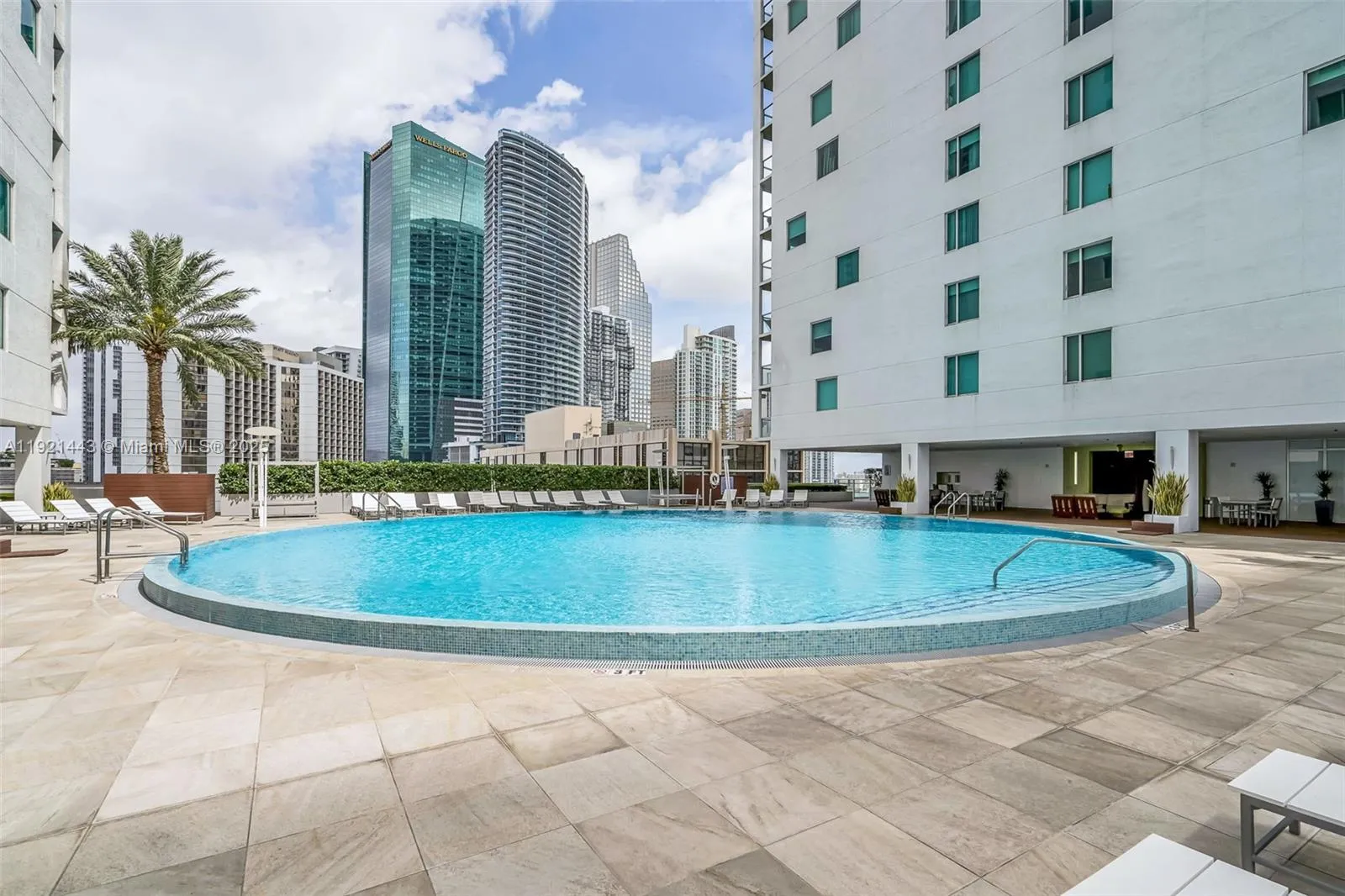 Miami, Florida 33131, United States, 2 Bedrooms Bedrooms, ,2 BathroomsBathrooms,Residential,Active,248923