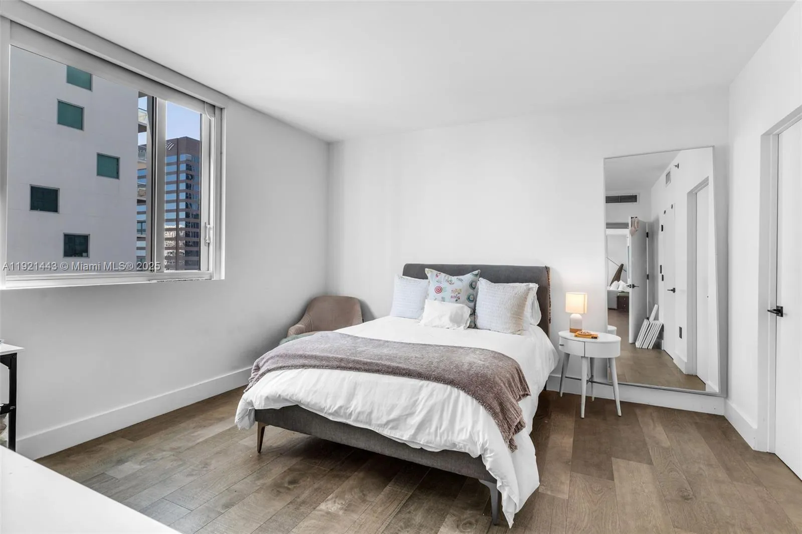 Miami, Florida 33131, United States, 2 Bedrooms Bedrooms, ,2 BathroomsBathrooms,Residential,Active,248923