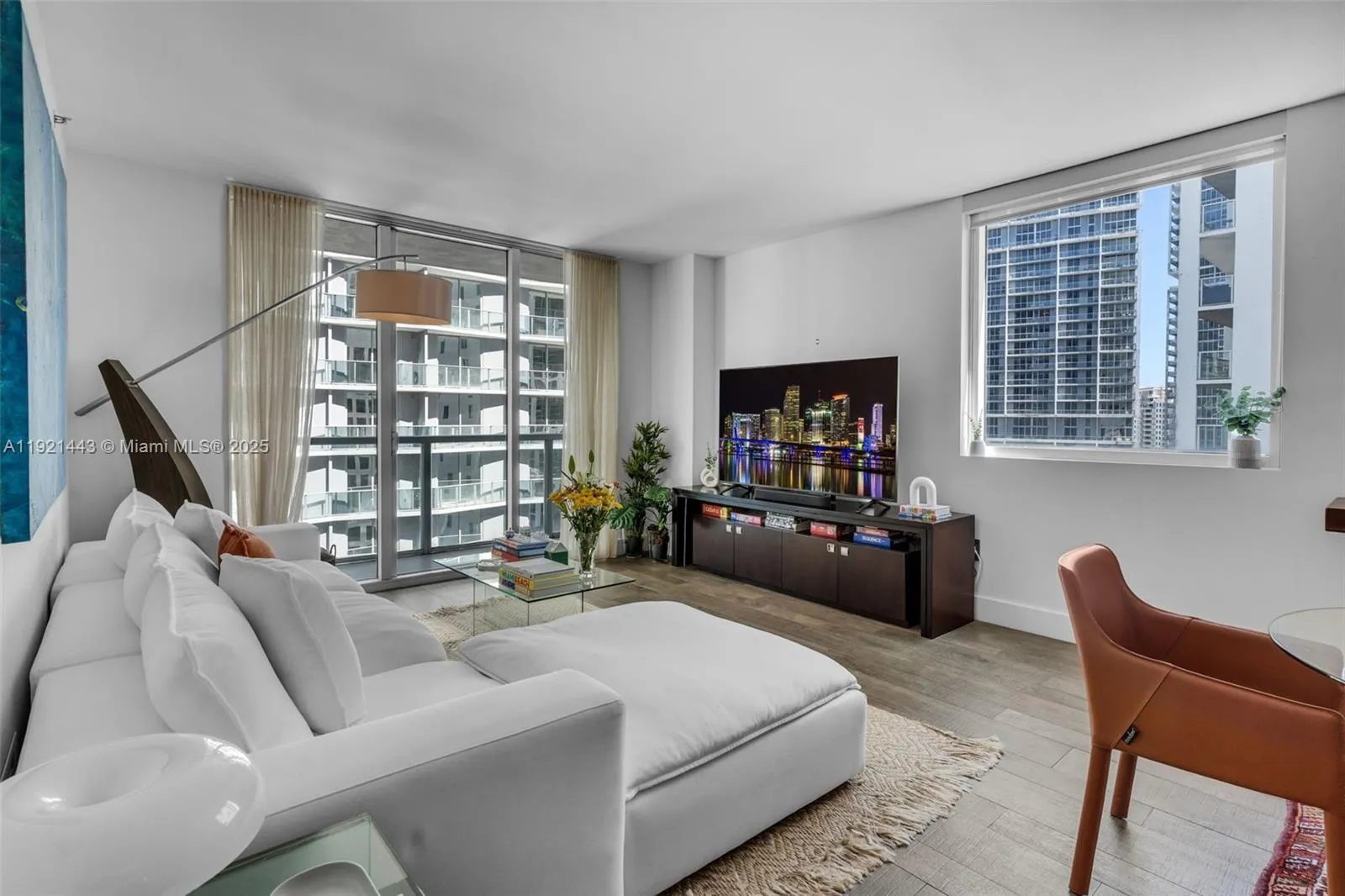 Miami, Florida 33131, United States, 2 Bedrooms Bedrooms, ,2 BathroomsBathrooms,Residential,Active,248923