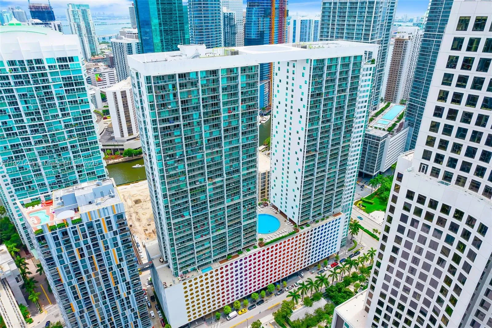 Miami, Florida 33131, United States, 2 Bedrooms Bedrooms, ,2 BathroomsBathrooms,Residential,Active,248923