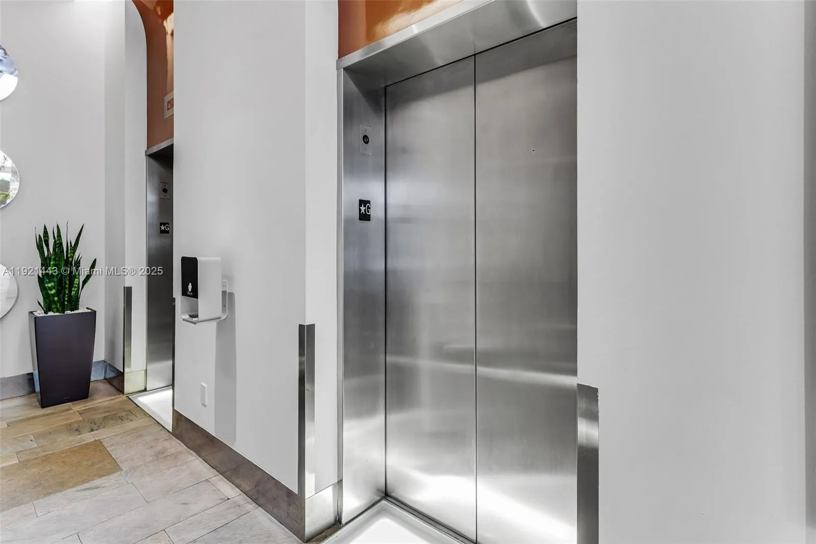 Miami, Florida 33131, United States, 2 Bedrooms Bedrooms, ,2 BathroomsBathrooms,Residential,Active,248923