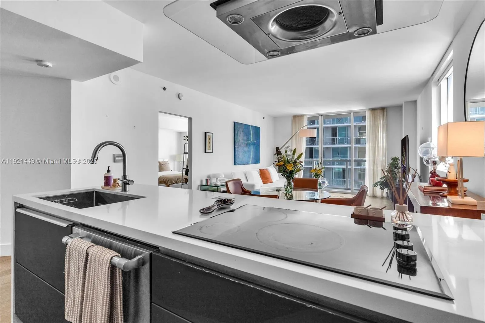 Miami, Florida 33131, United States, 2 Bedrooms Bedrooms, ,2 BathroomsBathrooms,Residential,Active,248923