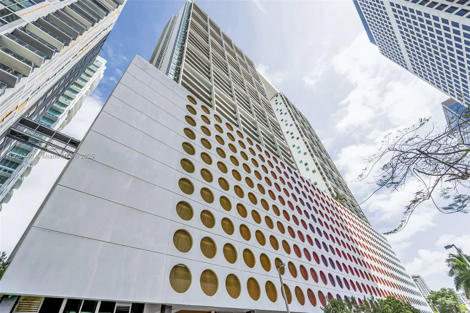 Miami, Florida 33131, United States, 2 Bedrooms Bedrooms, ,2 BathroomsBathrooms,Residential,Active,248923