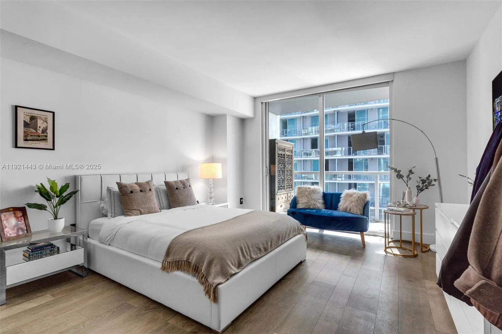 Miami, Florida 33131, United States, 2 Bedrooms Bedrooms, ,2 BathroomsBathrooms,Residential,Active,248923