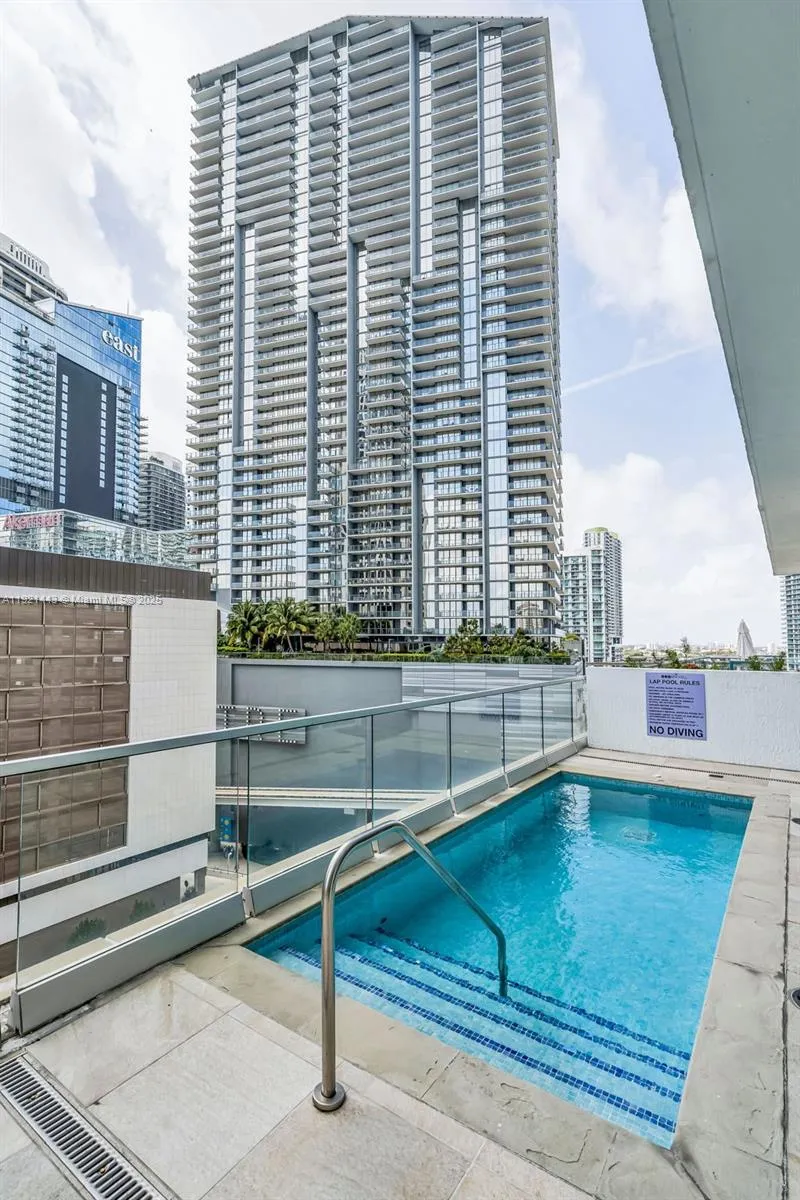 Miami, Florida 33131, United States, 2 Bedrooms Bedrooms, ,2 BathroomsBathrooms,Residential,Active,248923