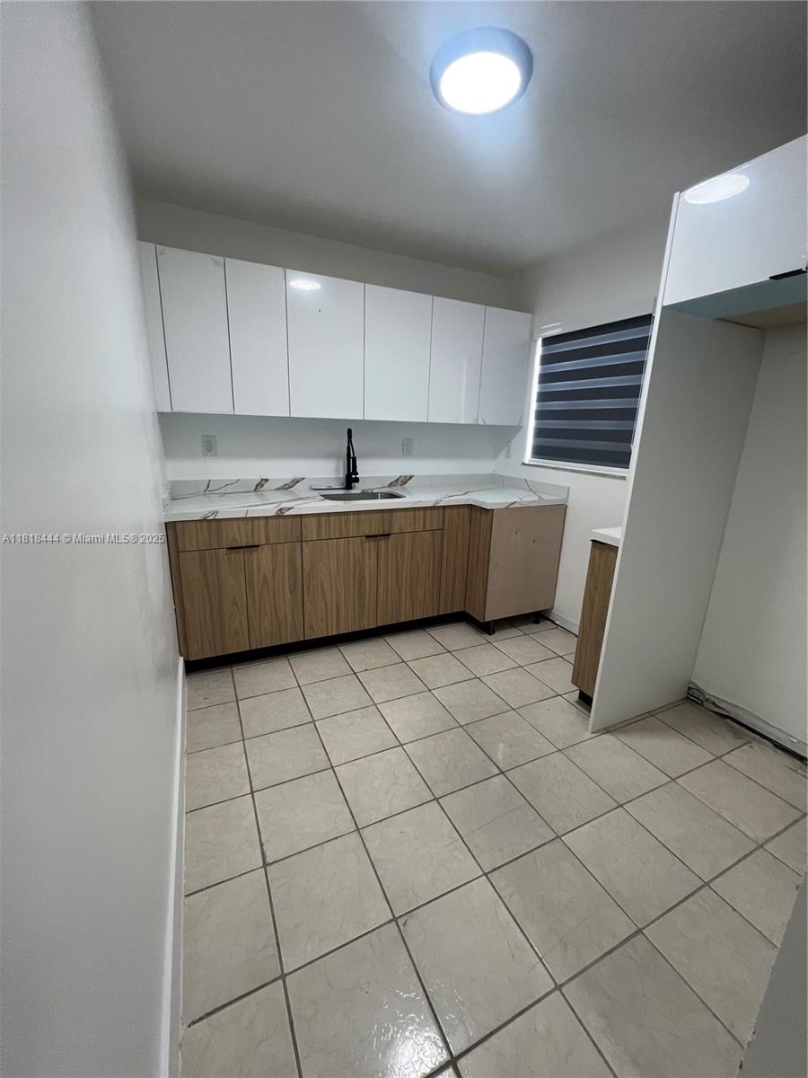 UNIVERSAL 590 CONDO - Residential Lease