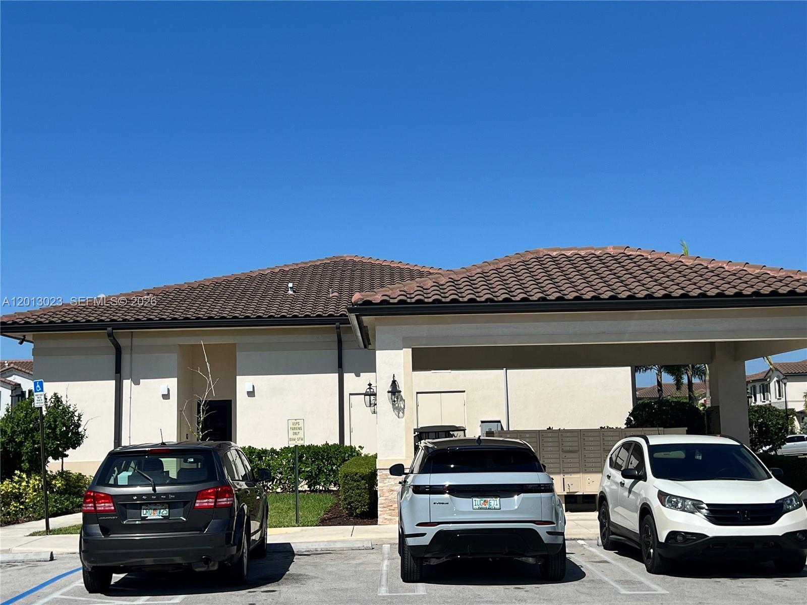 COCO PALM VILLAS - Residential