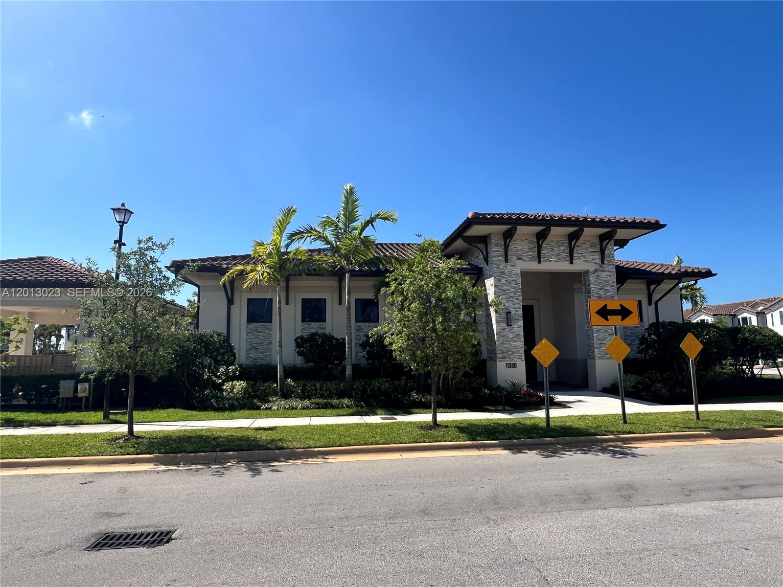 COCO PALM VILLAS - Residential