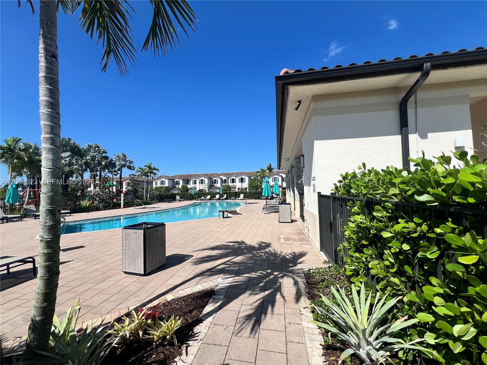 COCO PALM VILLAS - Residential