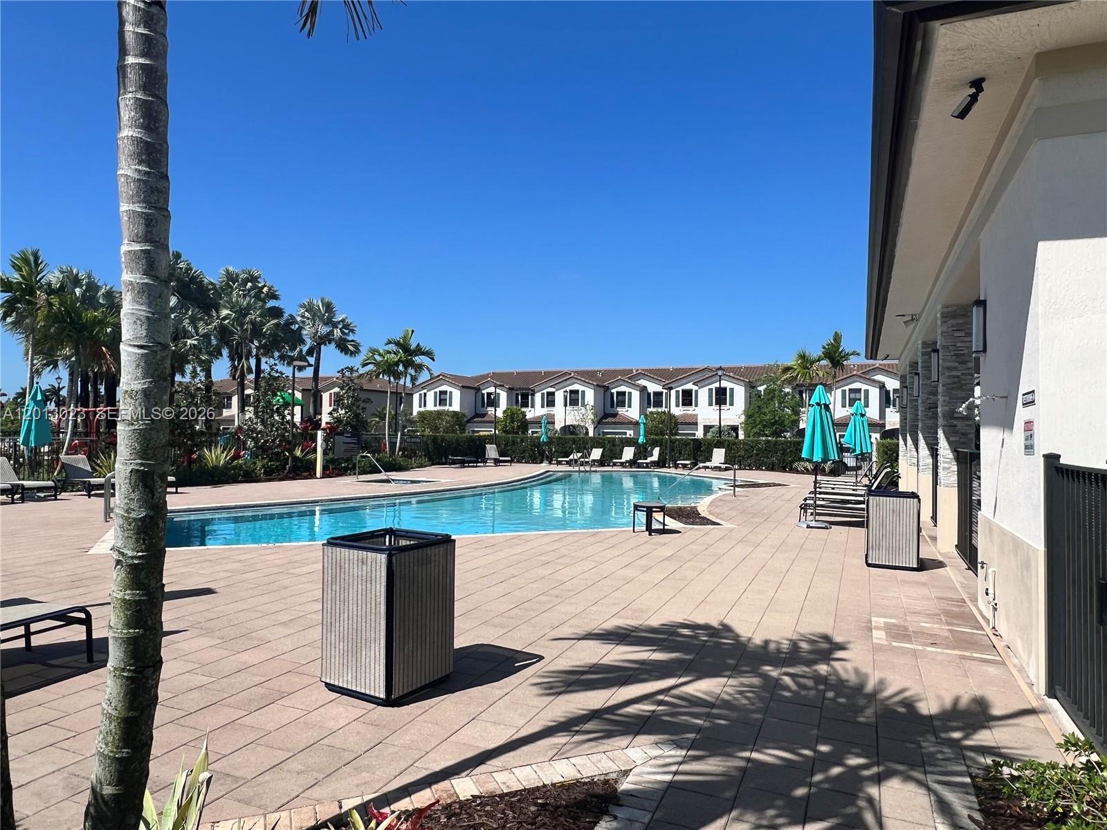 COCO PALM VILLAS - Residential