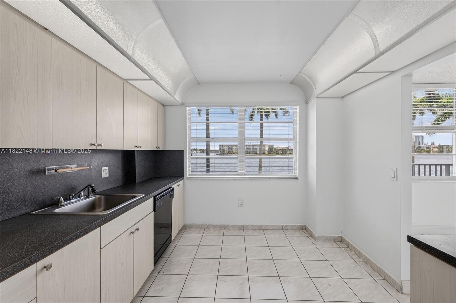 ADMIRALS PORT CONDO WEST - Residential