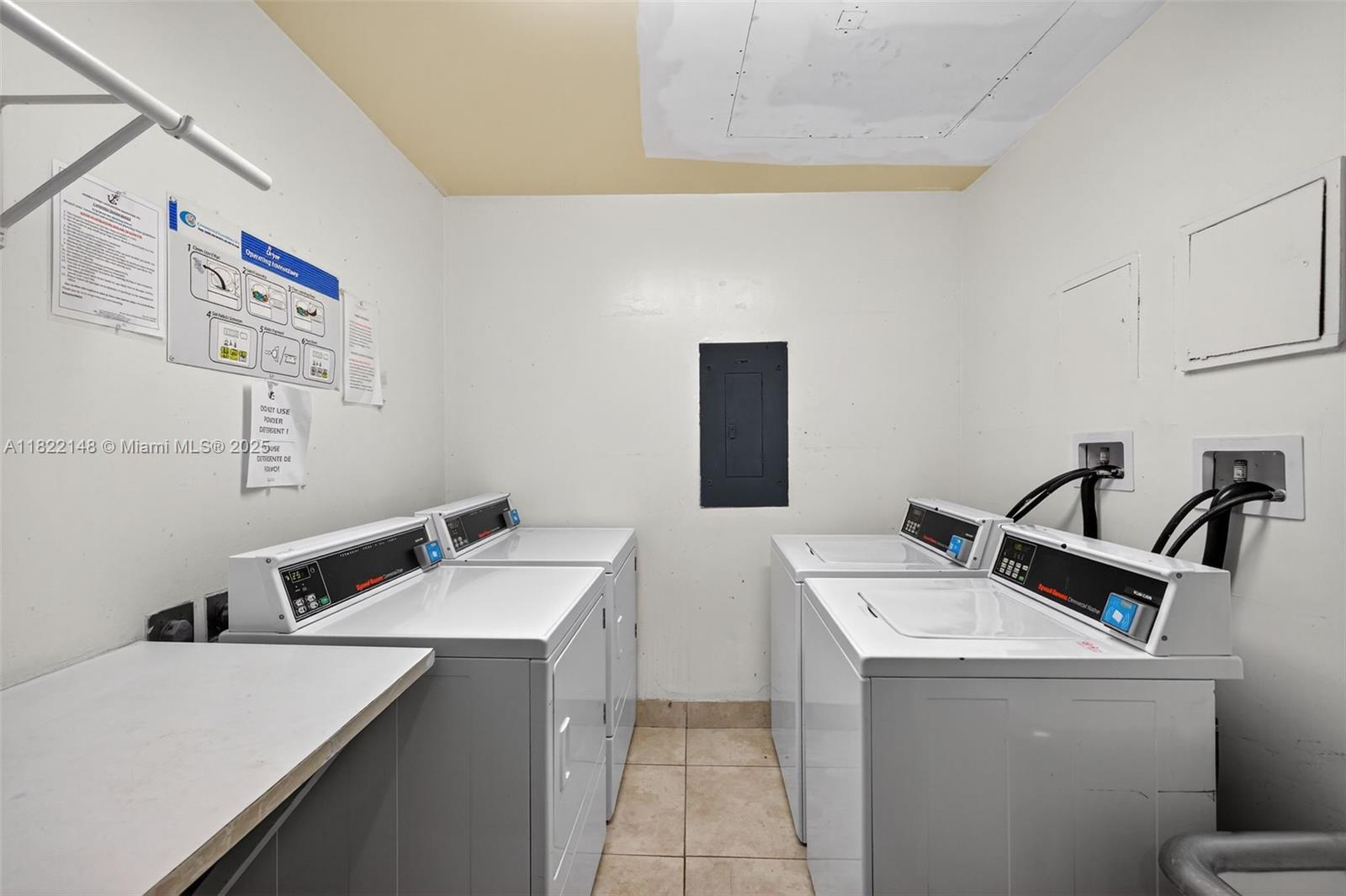 ADMIRALS PORT CONDO WEST - Residential