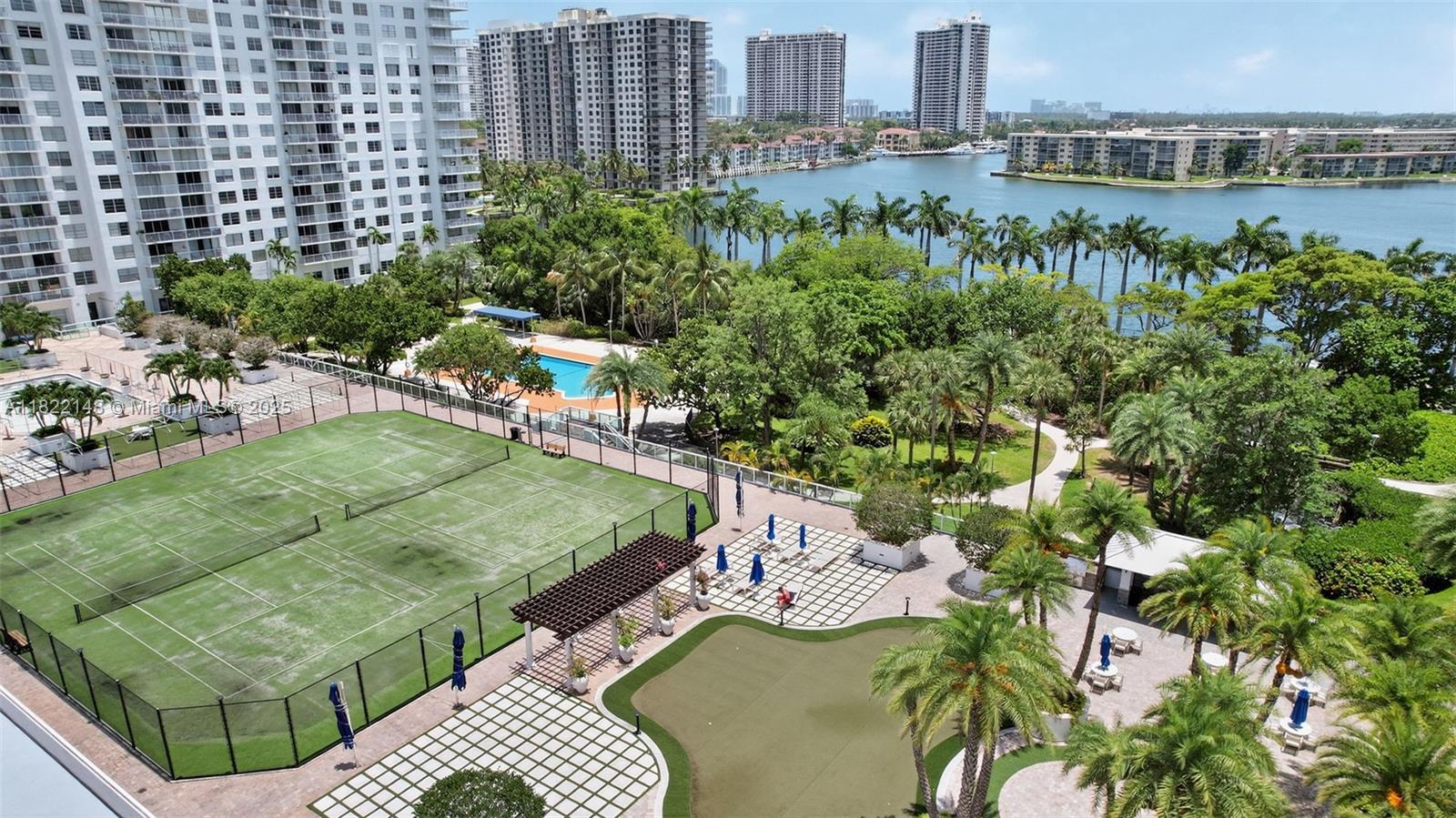 ADMIRALS PORT CONDO WEST - Residential