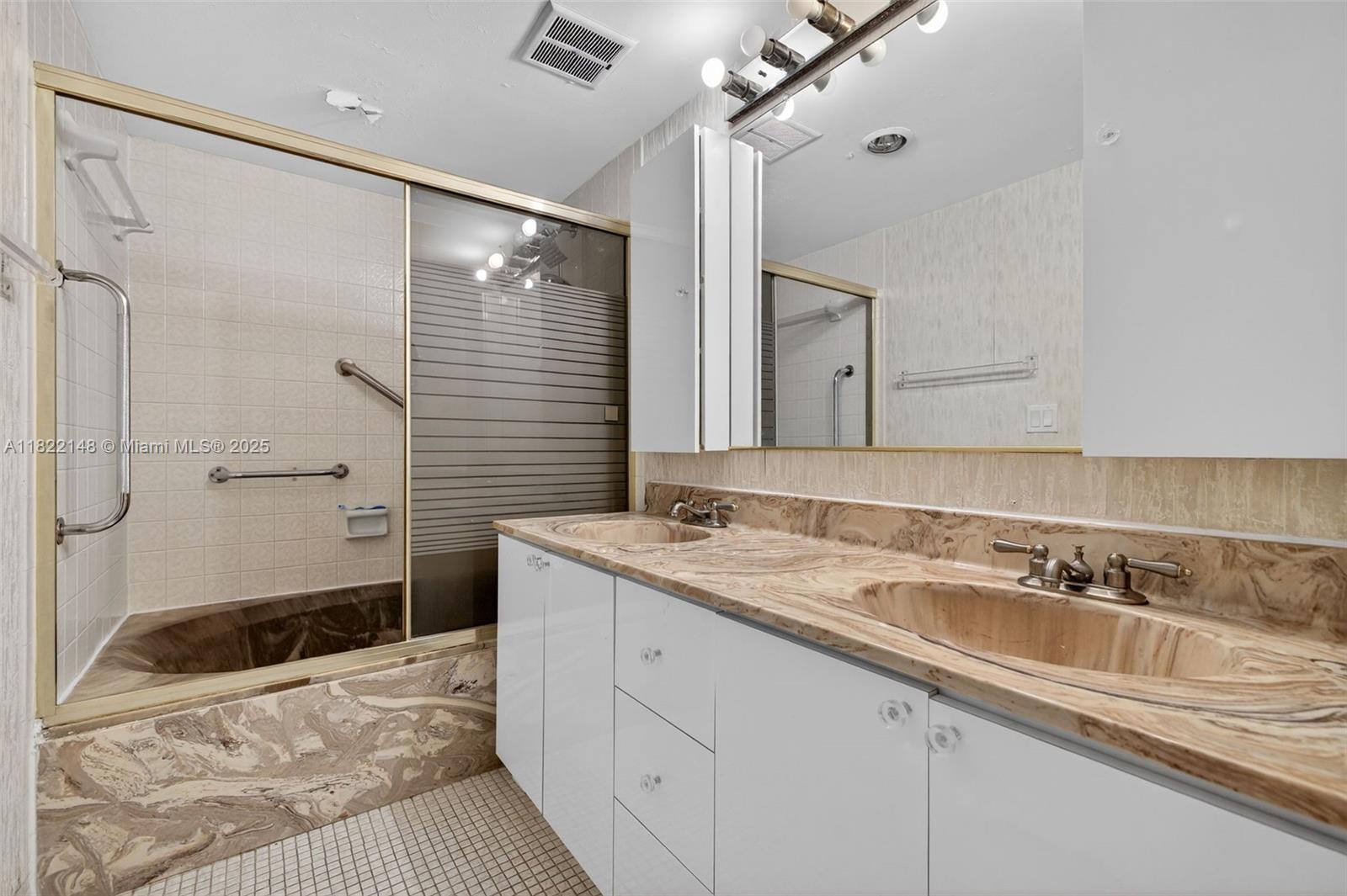 ADMIRALS PORT CONDO WEST - Residential