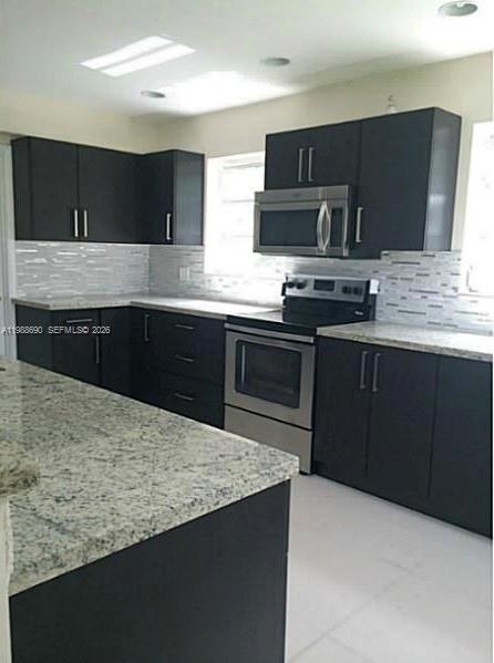 HIGHLAND MANOR SEC 1 - Residential Lease